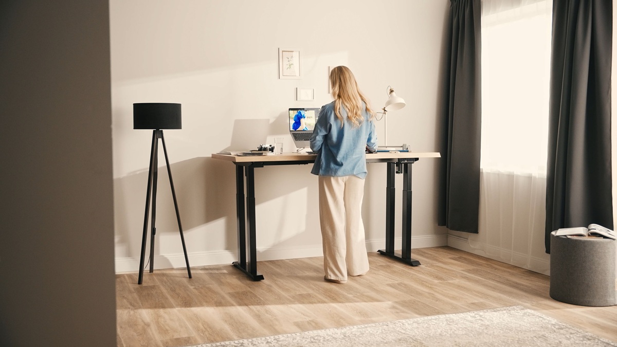 Wie lange im Stehen arbeiten? Ergonomie-Tipps für den Arbeitsplatz